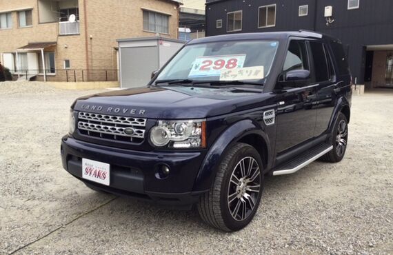 ランドローバー　ディスカバリー4が入庫しました！令和5年度初売り車として、お買得のポッキリ価格で店頭展示中です。